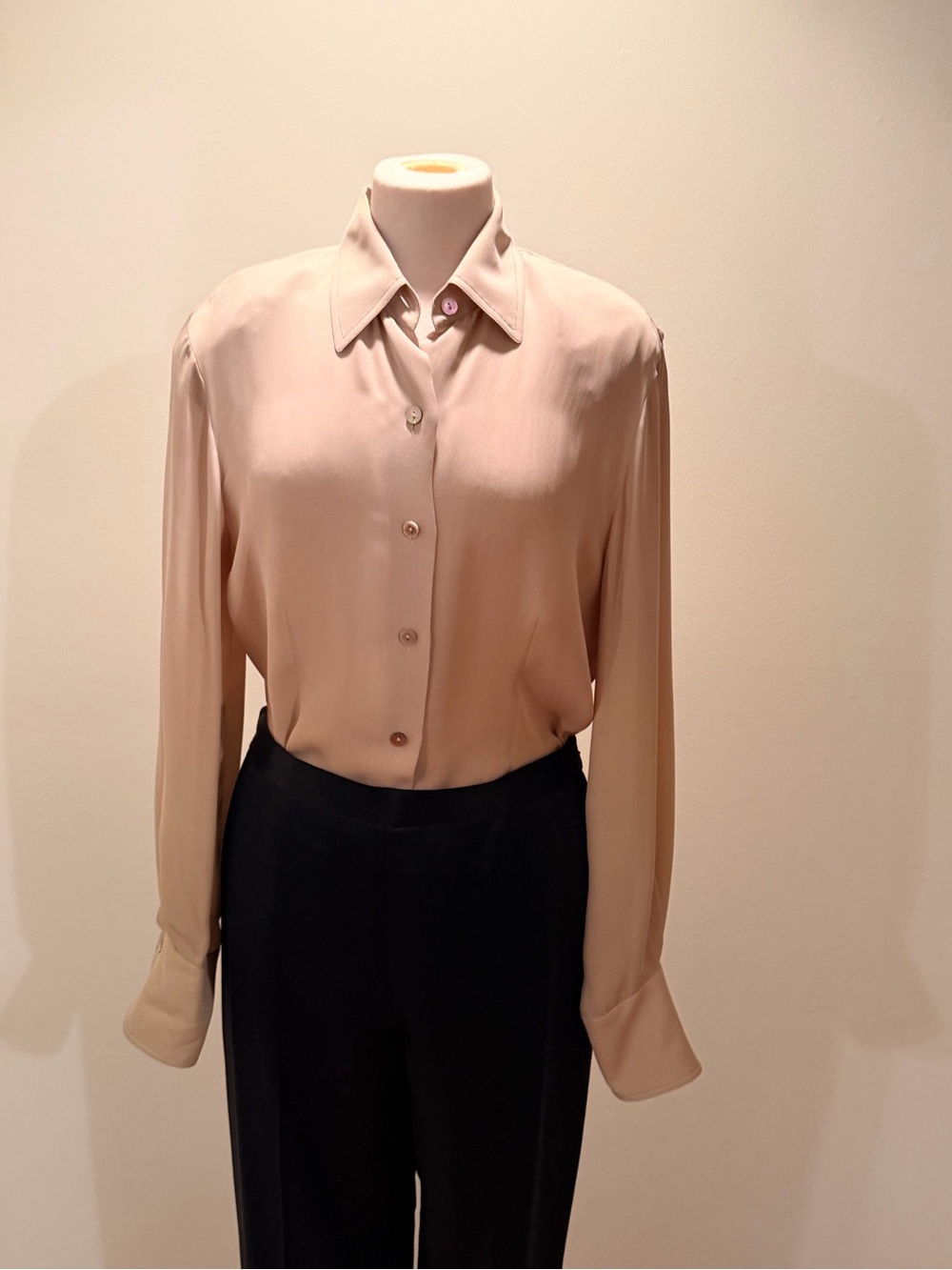 Ellen Tracy Pale Beige Button-Front Long Sleeve Blouse